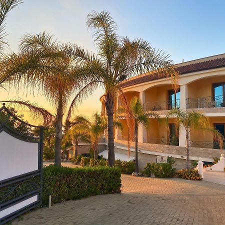 Blu Tropical Resort Цамброне Экстерьер фото