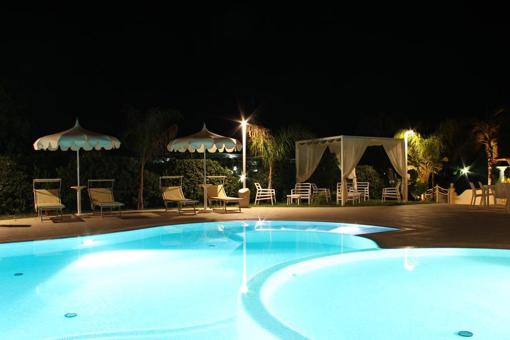 Blu Tropical Resort Цамброне Экстерьер фото