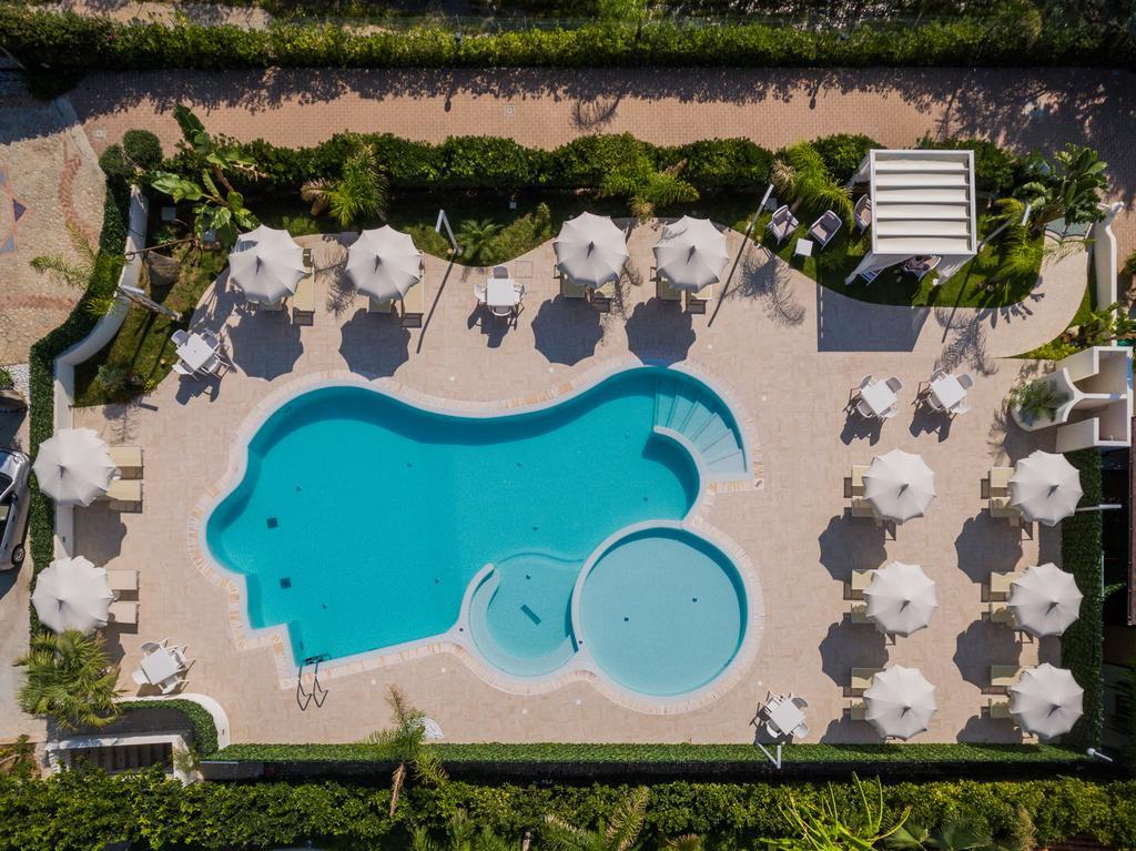 Blu Tropical Resort Цамброне Экстерьер фото